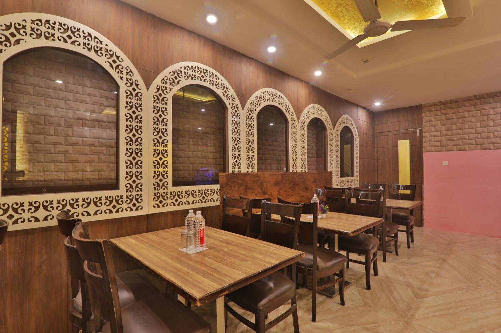 Hotel Janki Inn Sigra 2 Km From Kashi Vishwanath Dham Varanasi Exterior photo